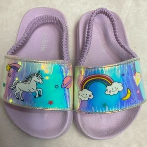 Kids/Toddler size 6 Slides Sandals. Color Shiny Lavender with Unicorns☘️